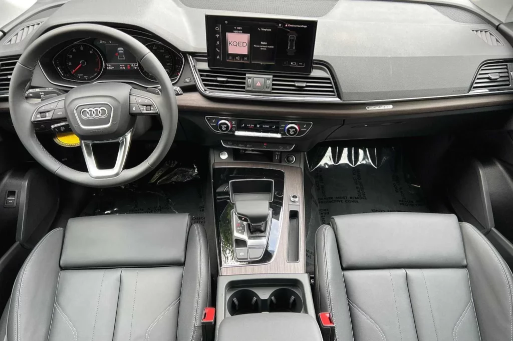 2024 Audi Q5 interior 